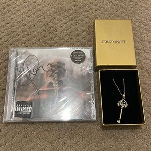 Taylor swift fearless capture it remember it key necklace signed evermore album